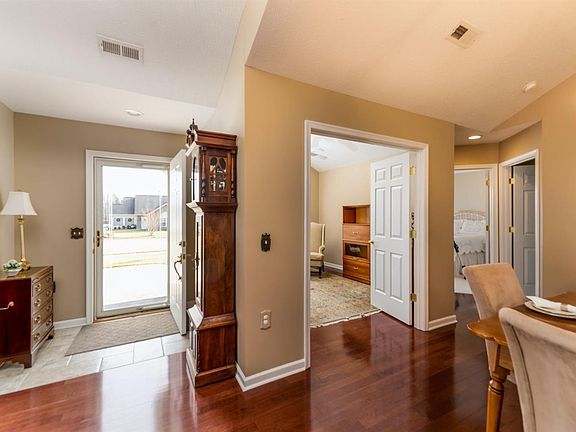 4th image of 149 Salisbury Cir