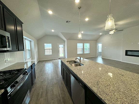 4th image of 1424 Avalon Ct