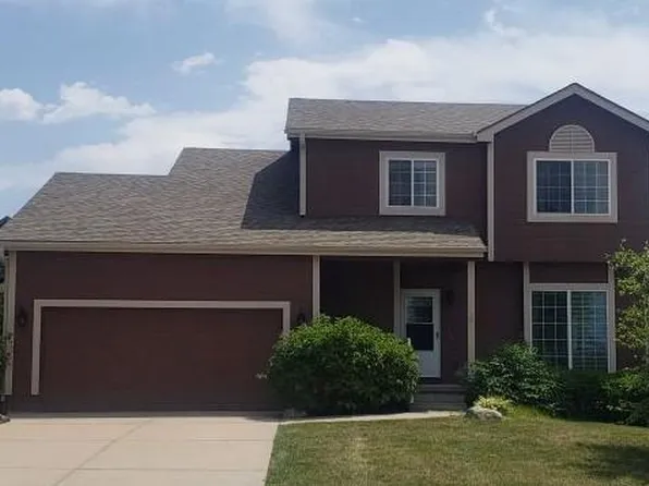 1103 Fenwick St, Papillion, NE 68046