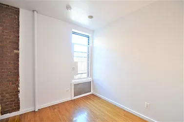 Rented by CITY SKYLINE REALTY INC