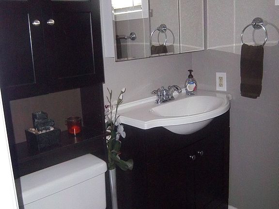 2nd bathroom
