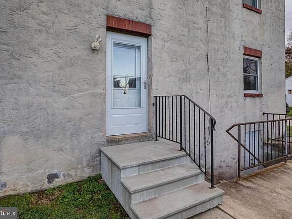2nd image of 125 Broomall St APT B