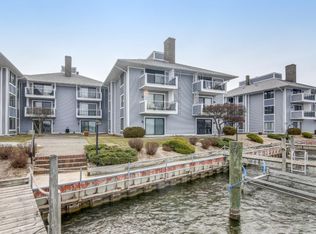 400 Lakeview Ct #E-30, Spring Lake, MI 49456