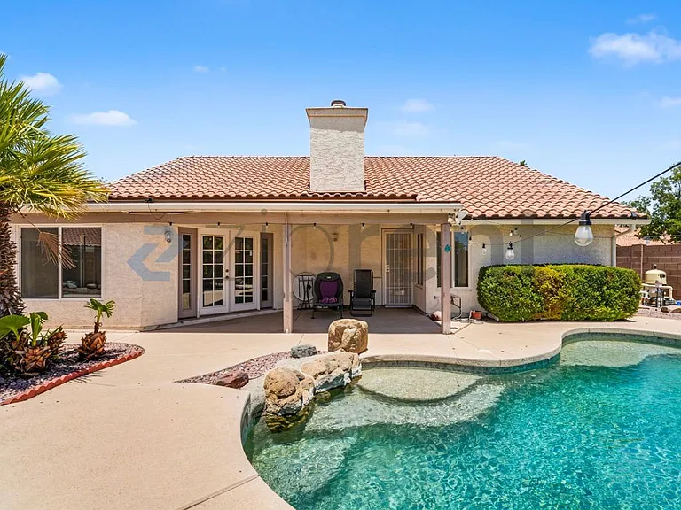 1157 E Encinas Ave — Photo 28