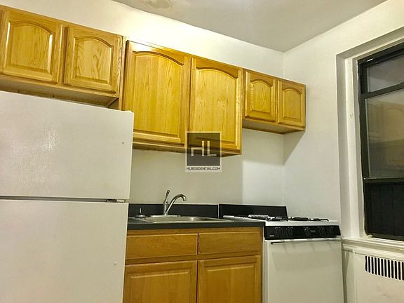 4th image of 8505 Elmhurst Ave #3H