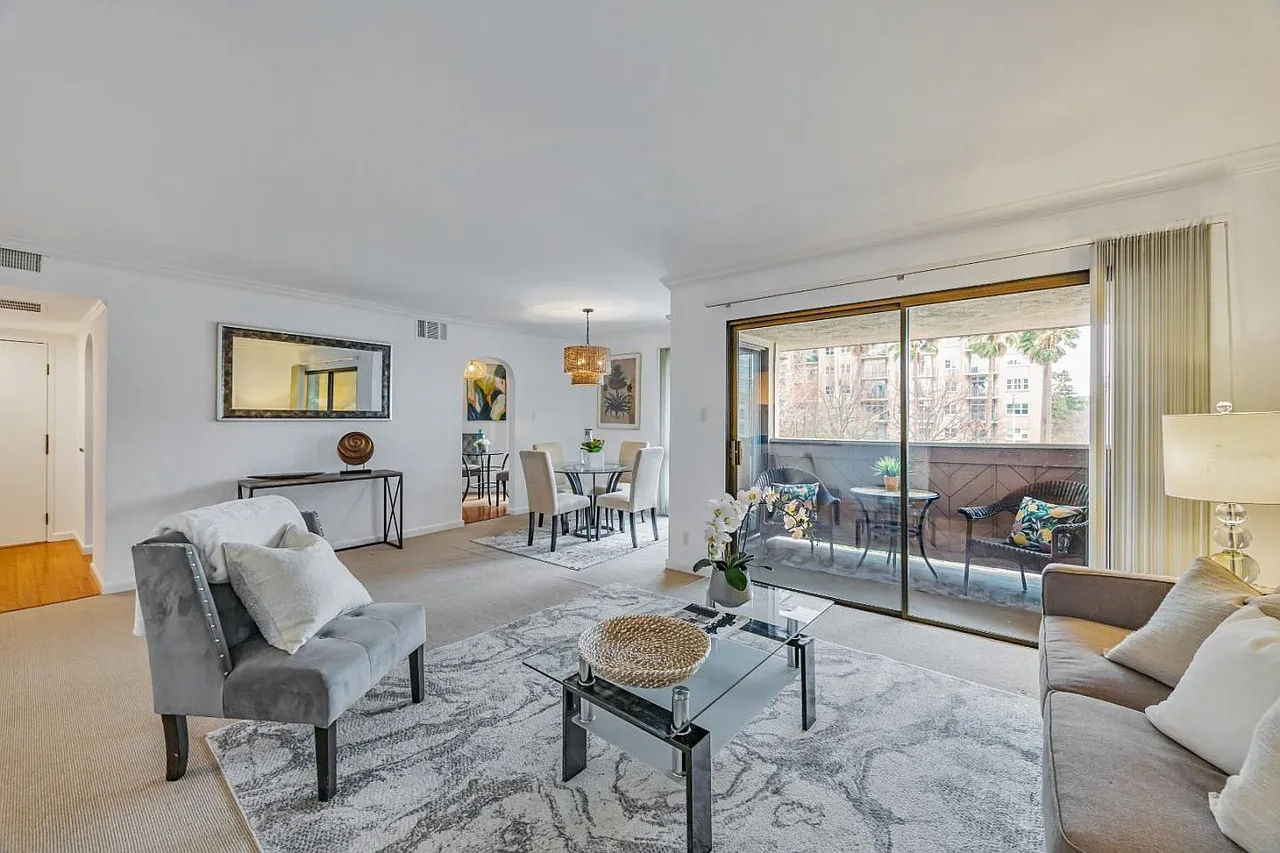 2 bed, 1276 sqft, $4,700 — Photo 3