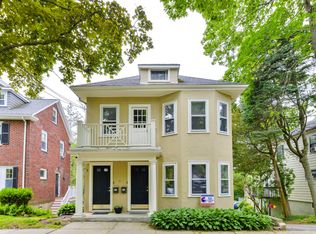 51 Wolcott Rd #1, Chestnut Hill, MA 02467
