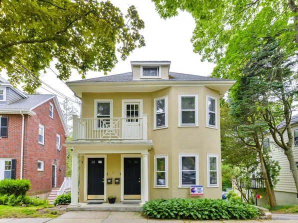 51 Wolcott Rd #1, Chestnut Hill, MA 02467
