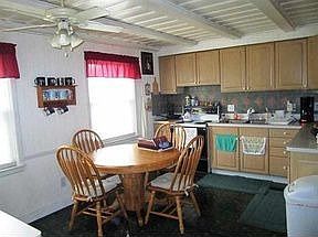 5th image of 2031 Oaknoll St