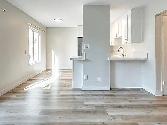 2nd image of 4152 Mississippi St APT 6