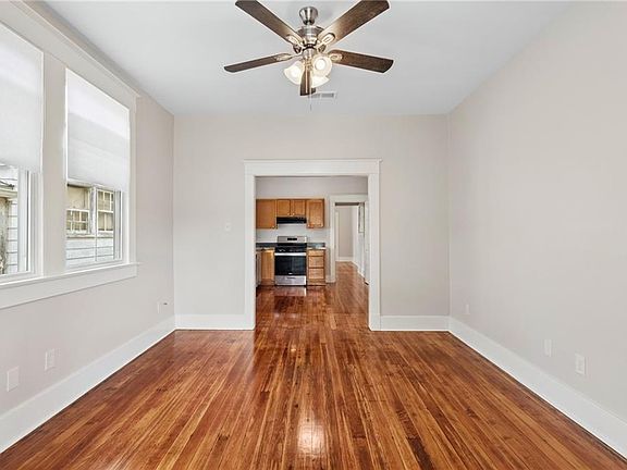2nd image of 2809-11 Aubry St