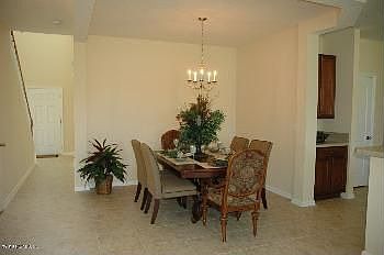 3rd image of 583 Battersea Dr