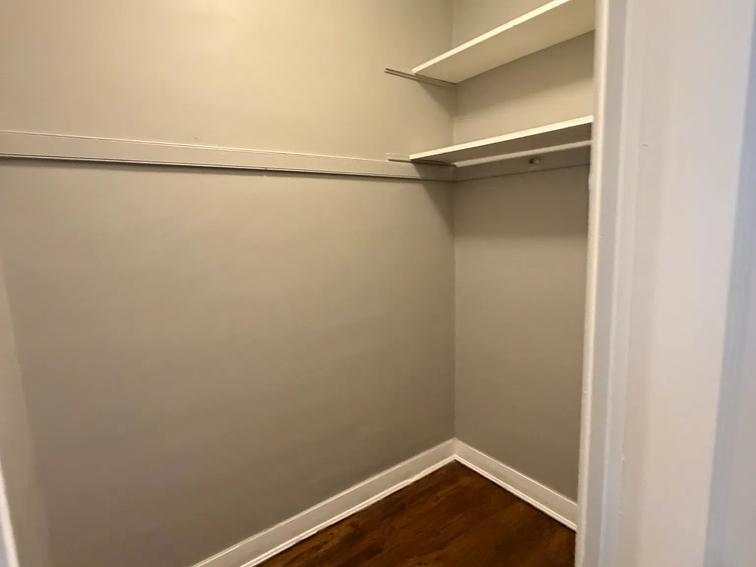 1 bed, 1050 sqft, $1,075 — Photo 3
