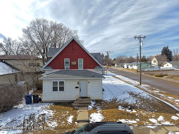 3rd image of 45 8th Ave W