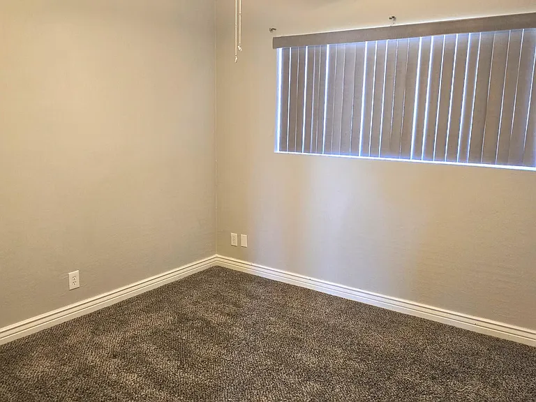 1133 E Butler Dr — Photo 9