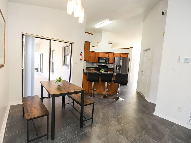 Dining & Kitchen