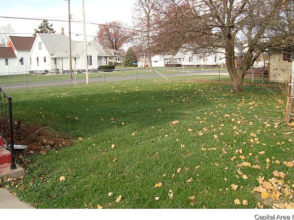 3rd image of 915 Chamberlain St