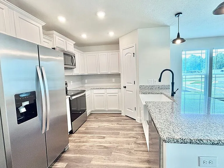 5031 Peach Dr #PRO — Photo 3