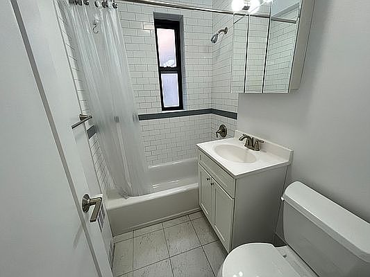 5th image of 141-30 Pershing Cres #N4n