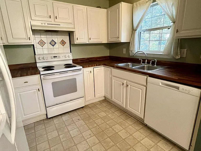 524 Beverly Dr — Photo 14