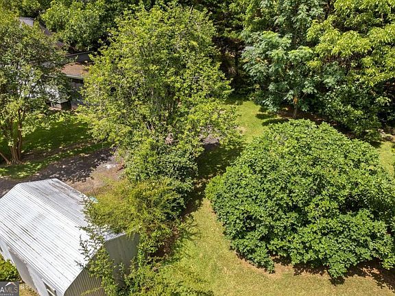 4th image of 31 Elm St