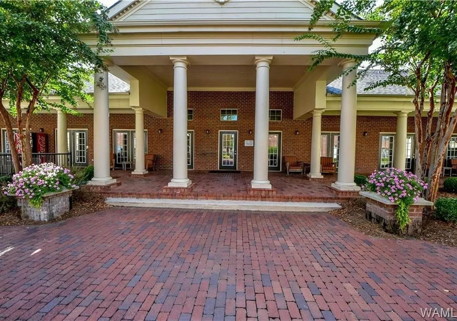 Midtown Village 3 Bed/3 Bath Condo! Available Fall 2026! — Photo 1