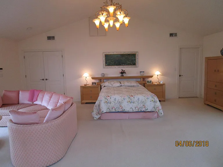 master bedroom - queen bed