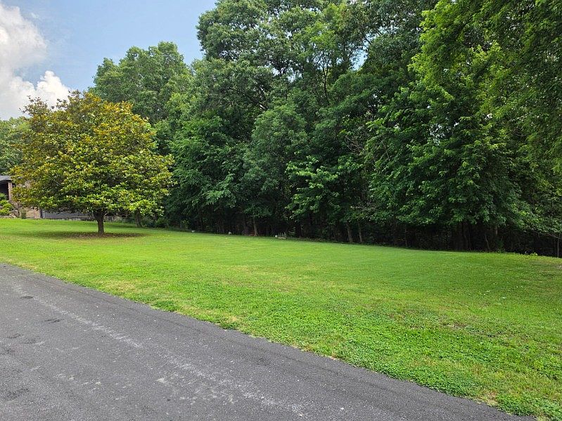 1st image of 6 Ettington Ln #6