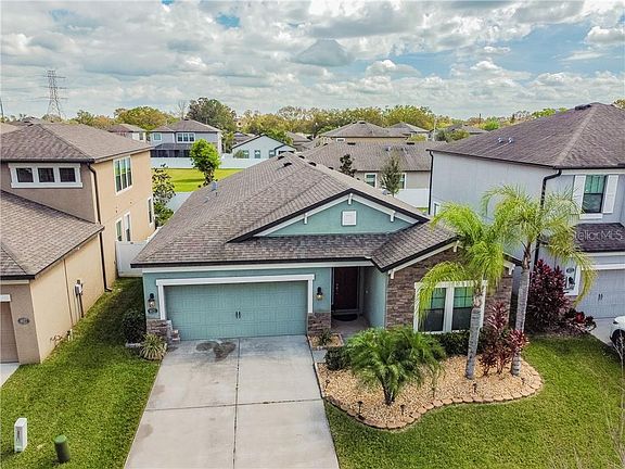 3rd image of 4825 Woods Landing Ln