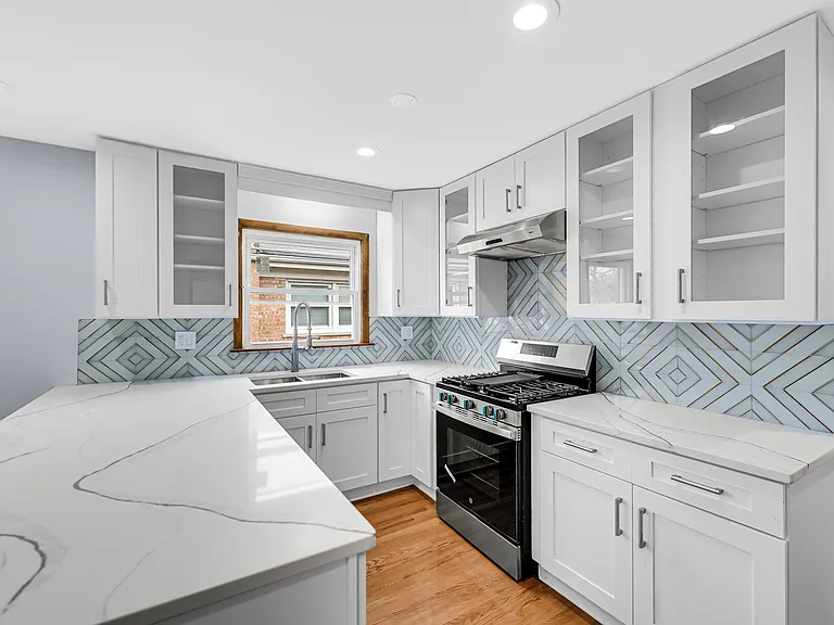5740 N Lowell Ave #2 — Photo 13