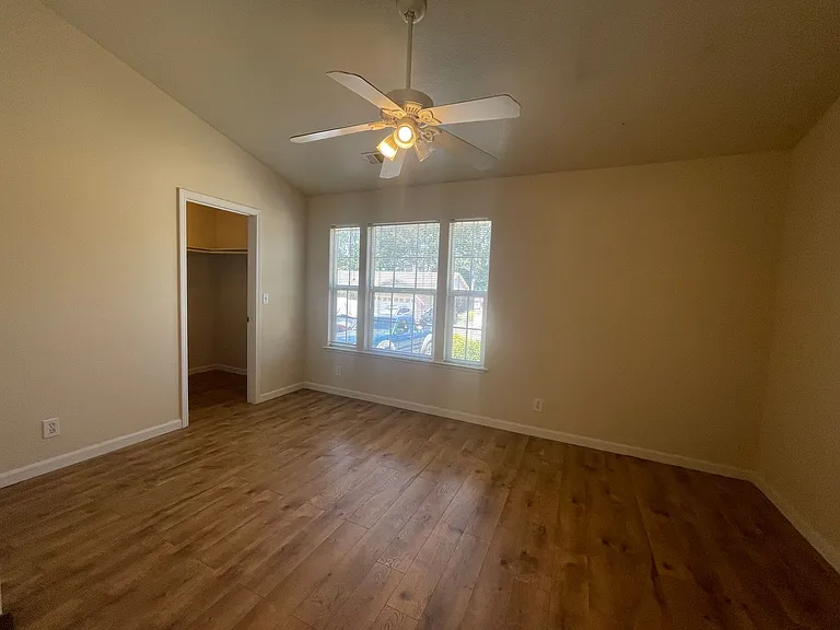 143 Goldenwest Ct — Photo 16