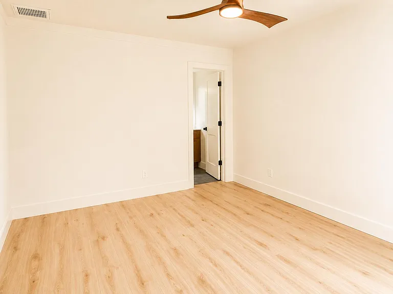 2323 Old Georgetown Rd — Photo 30