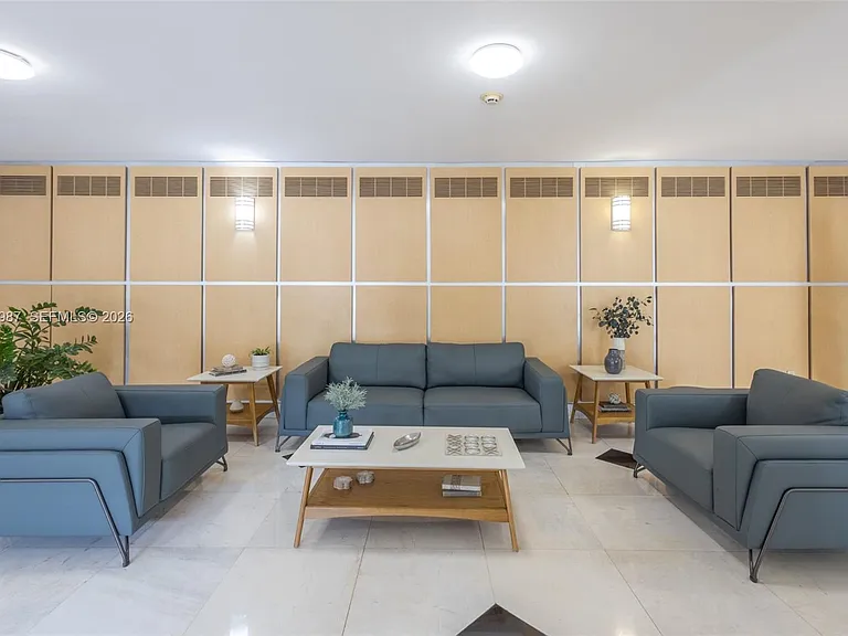 6770 Indian Creek Dr #7B — Photo 37