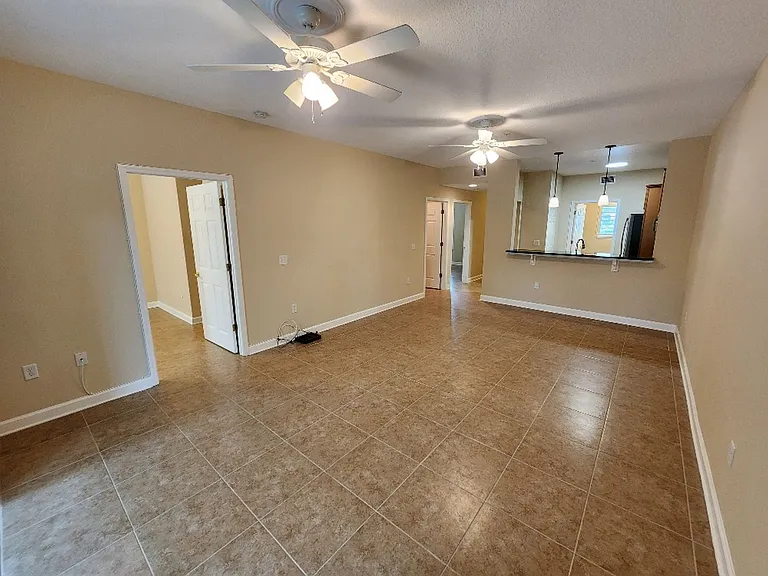 468 Bouchelle Dr #127 — Photo 5