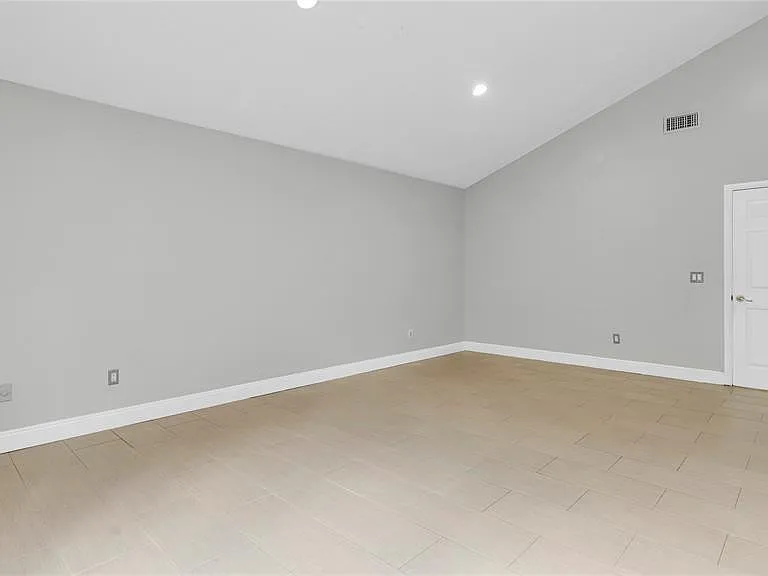 7659 Sierra Ter W — Photo 19