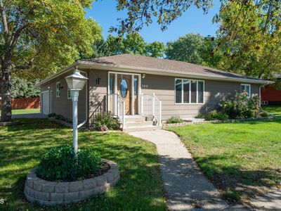 300 Saturn Dr, Bismarck, ND, 58503