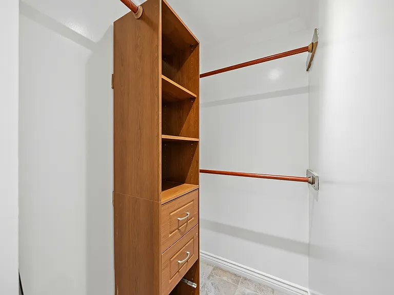 8566 Club House Dr — Photo 14