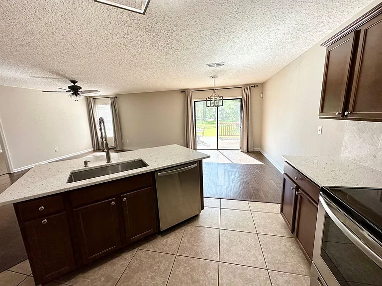 1760 Lake Shore Blvd — Photo 21