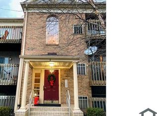 4 Banyan Wood Ct APT 104, Baltimore, MD 21221