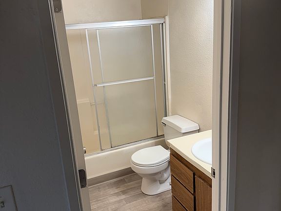 5th image of 619 24th St SE #619