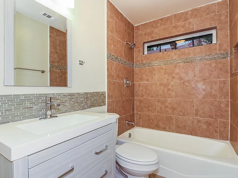 1124 W Hills Ter — Photo 13