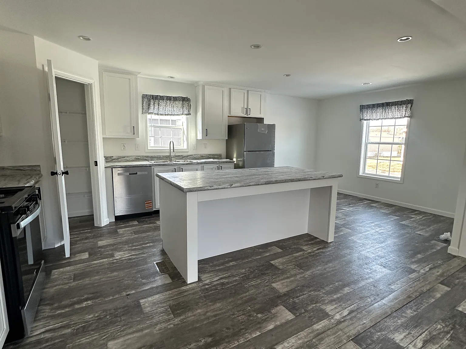 3 bed, 1393 sqft, $1,795 — Photo 3