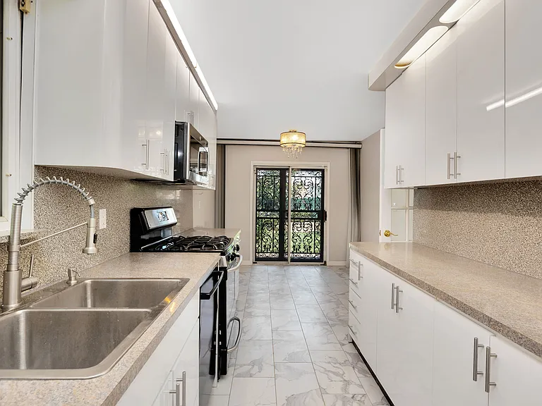 Kitchen 1