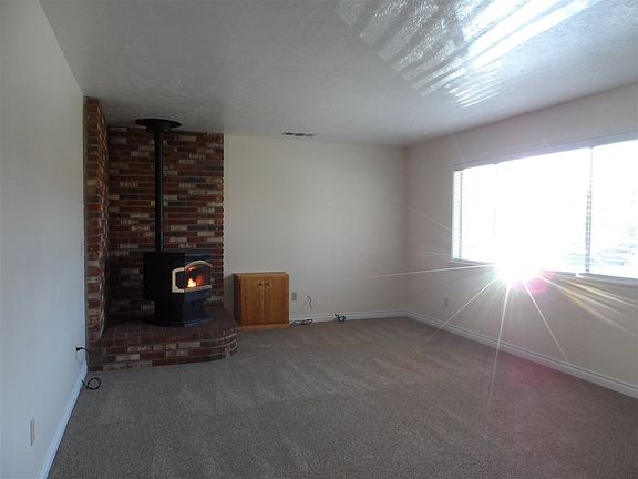 5th image of 1409 Oakview Cir
