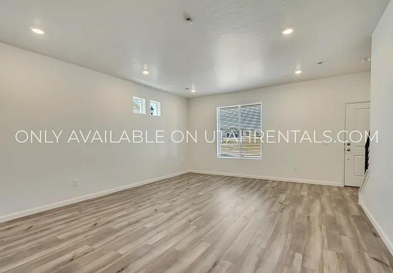 238 N Colonnade Rd — Photo 3