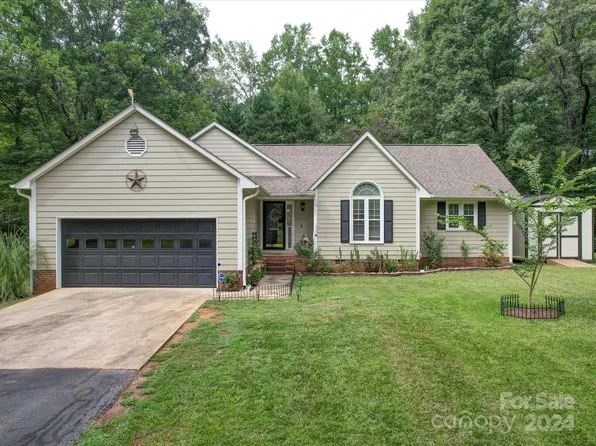 123 Highland Woods Dr, Wadesboro, NC 28170