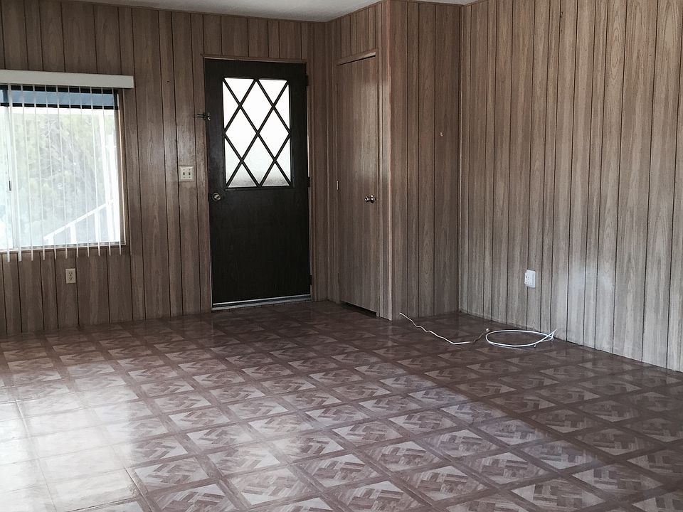 1st image of 44745 Wyandotte Ave