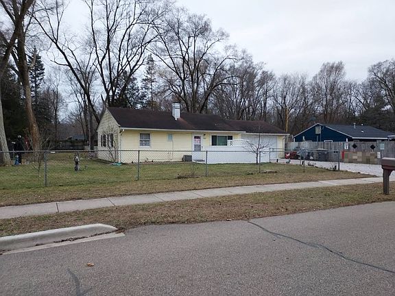 3rd image of 1008 Shumway Ave