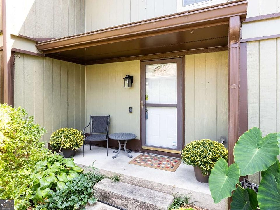 1st image of 2702 Meadow Mere E