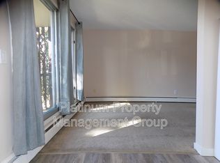 322 6th Ave NE UNIT 22, Calgary, AB T2E 0L9